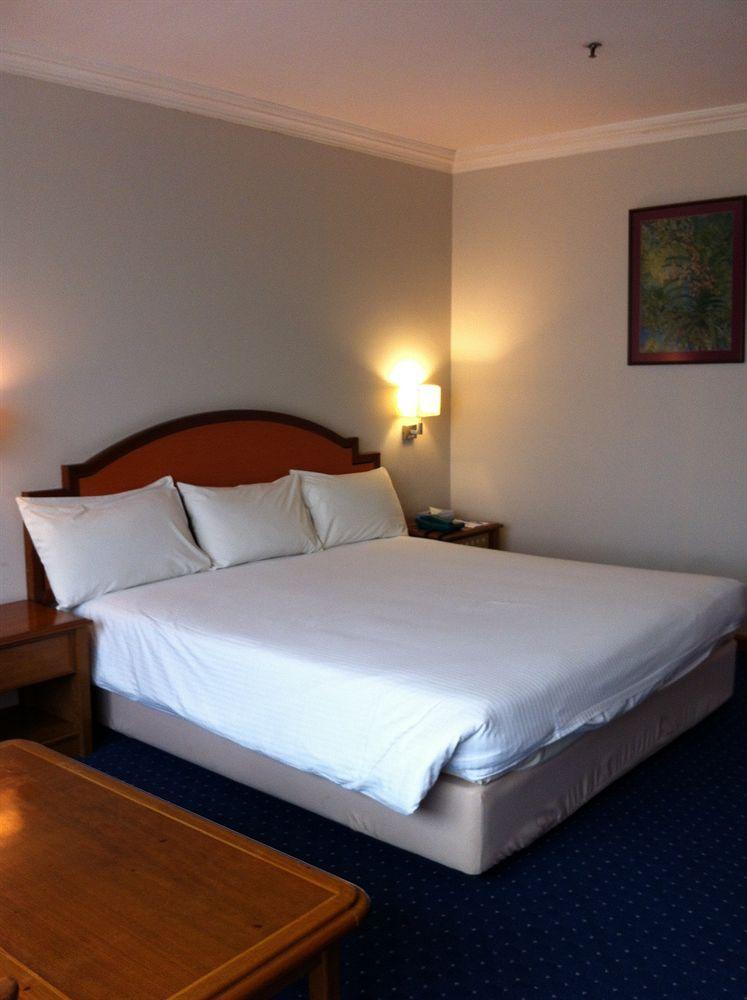 Kingwood Hotel Kuching Exterior photo