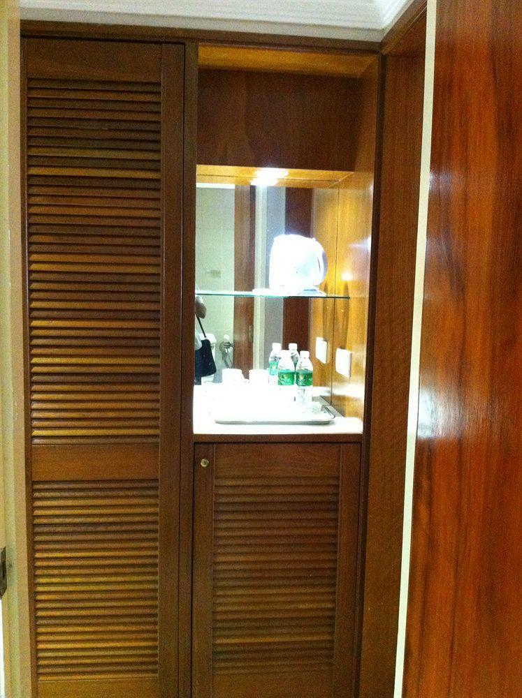 Kingwood Hotel Kuching Exterior photo