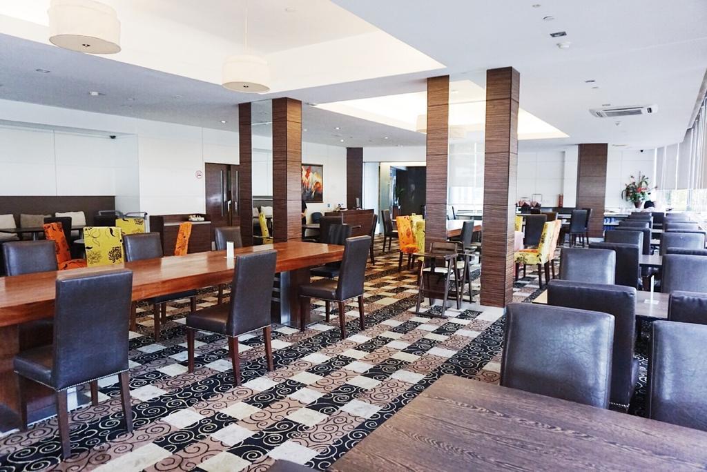 Kingwood Hotel Kuching Exterior photo