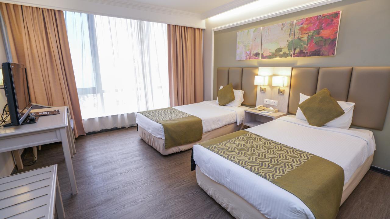 Kingwood Hotel Kuching Exterior photo
