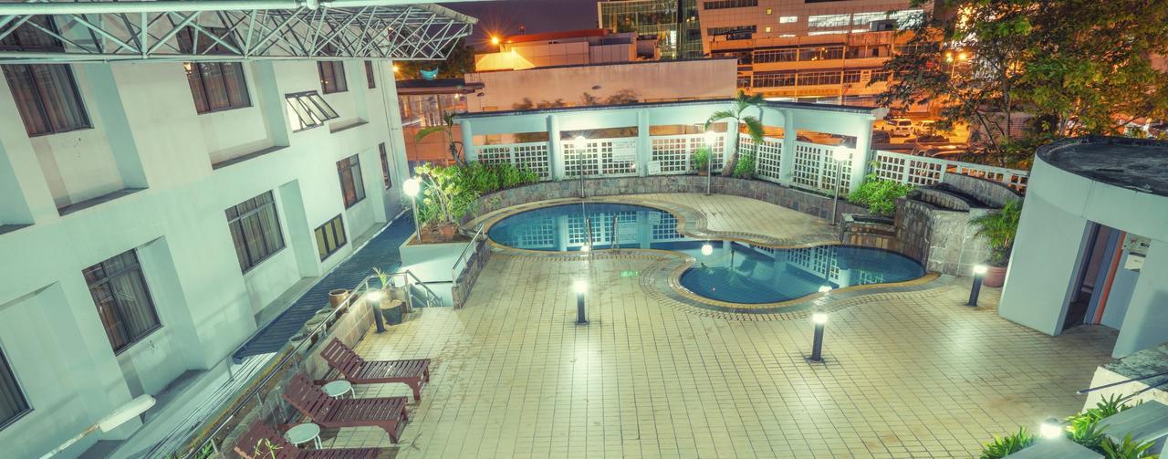 Kingwood Hotel Kuching Exterior photo